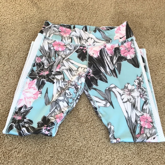 NWT! Nike full length athletic tights with mesh - Picture 6 of 6